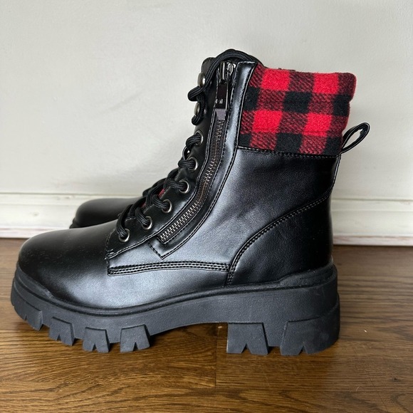 NWOB Marc Fisher Women's Aboli 2 Black Buffalo Plaid Combat Lace-up Boots Size 8 - Picture 5 of 7